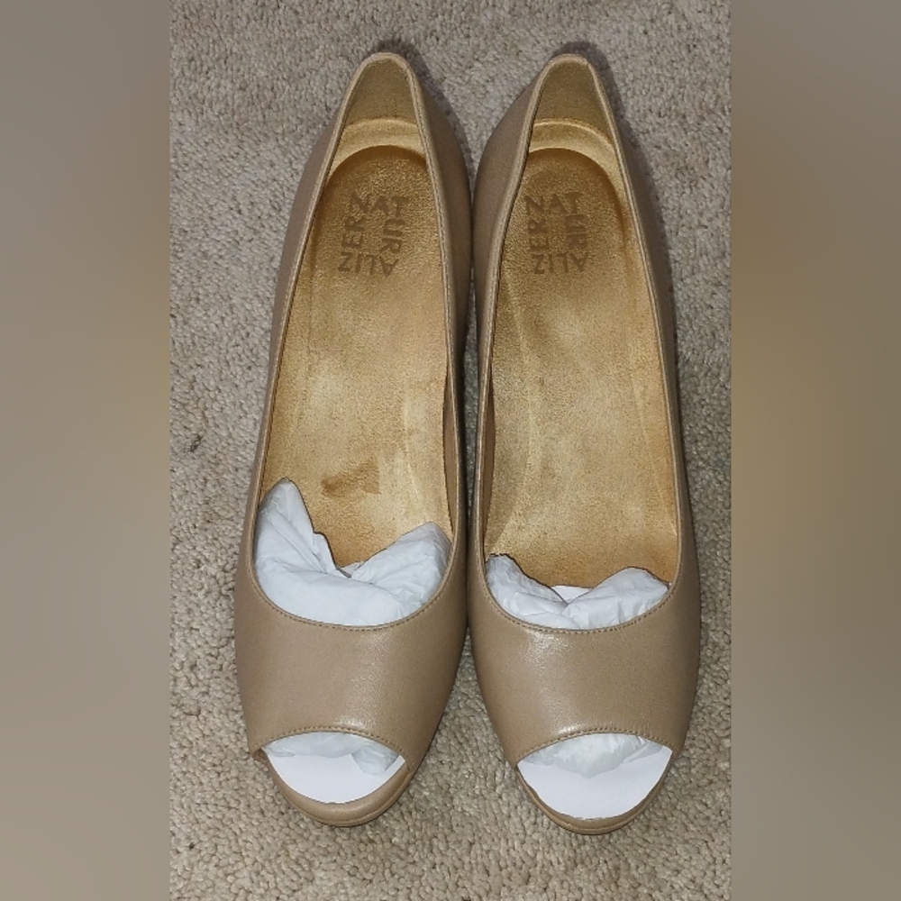 Naturalizer Olivia Blush/Taupe/Nude Leather Peep Toes. 11M Wedge New With B